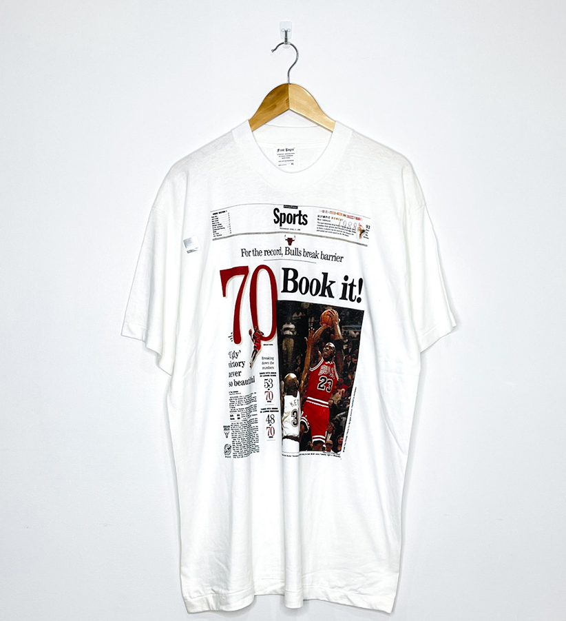 CHICAGO BULLS "70 Book It!" VINTAGE NEWSPAPER TEE (Deadstock)