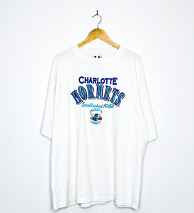 CHARLOTTE HORNETS EMBROIDERED VINTAGE TEE