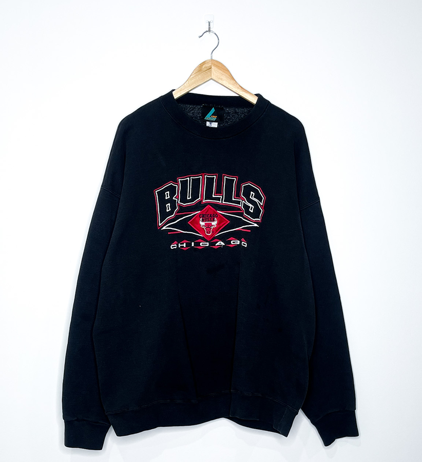 CHICAGO BULLS EMBROIDERED VINTAGE CREWNECK