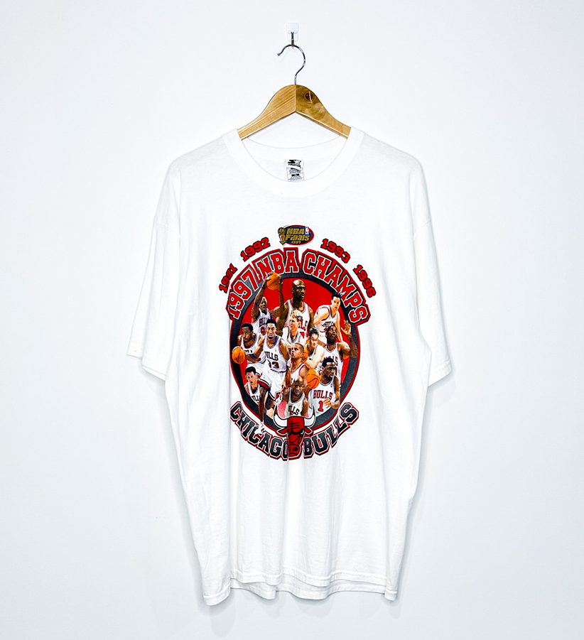CHICAGO BULLS "1997 NBA Champions" VINTAGE TEE