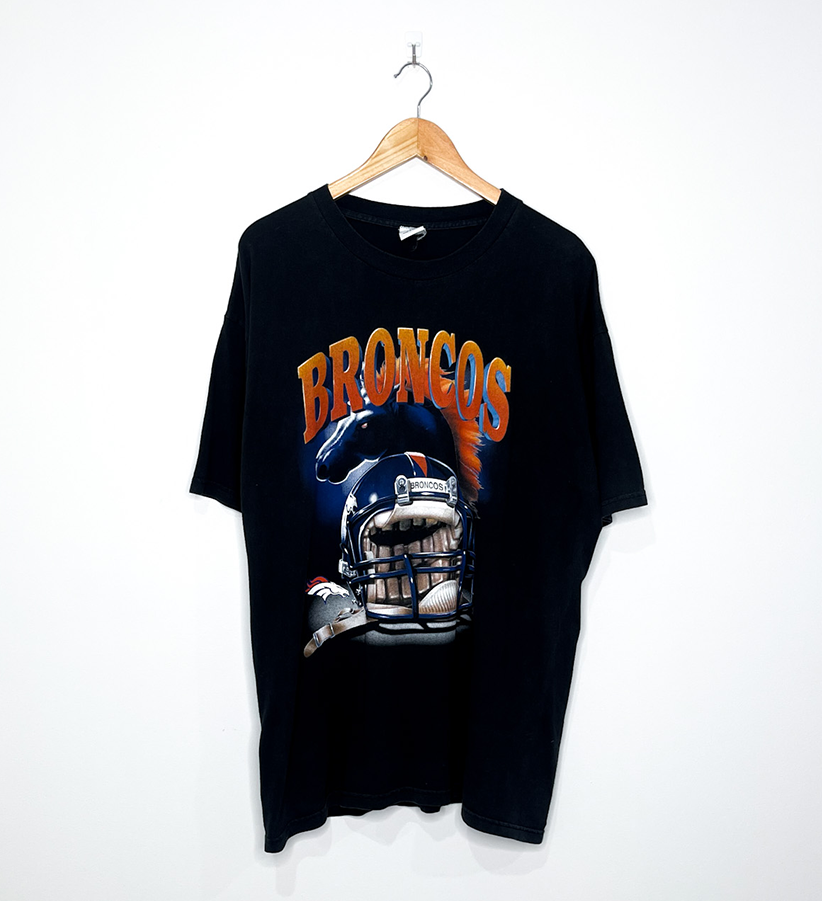 DENVER BRONCOS VINTAGE HELMET TEE