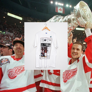 DETROIT REDWINGS "FINALLY! Stanley Cup Champions" NEWSPAPER TEE (Deadstock)