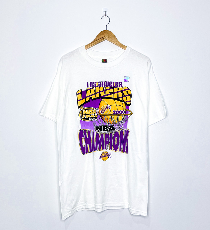 LOS ANGELES LAKERS "2000 NBA Champions" VINTAGE TEE (Deadstock)