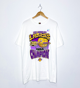 LOS ANGELES LAKERS "2000 NBA Champions" VINTAGE TEE (Deadstock)