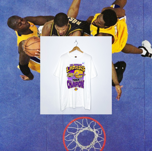 LOS ANGELES LAKERS "2000 NBA Champions" VINTAGE TEE (Deadstock)