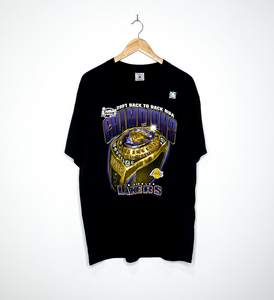 LOS ANGELES LAKERS "2001 NBA Champions" VINTAGE RING TEE (Deadstock)