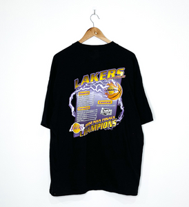LOS ANGELES LAKERS "2002 NBA Champions" VINTAGE TEE