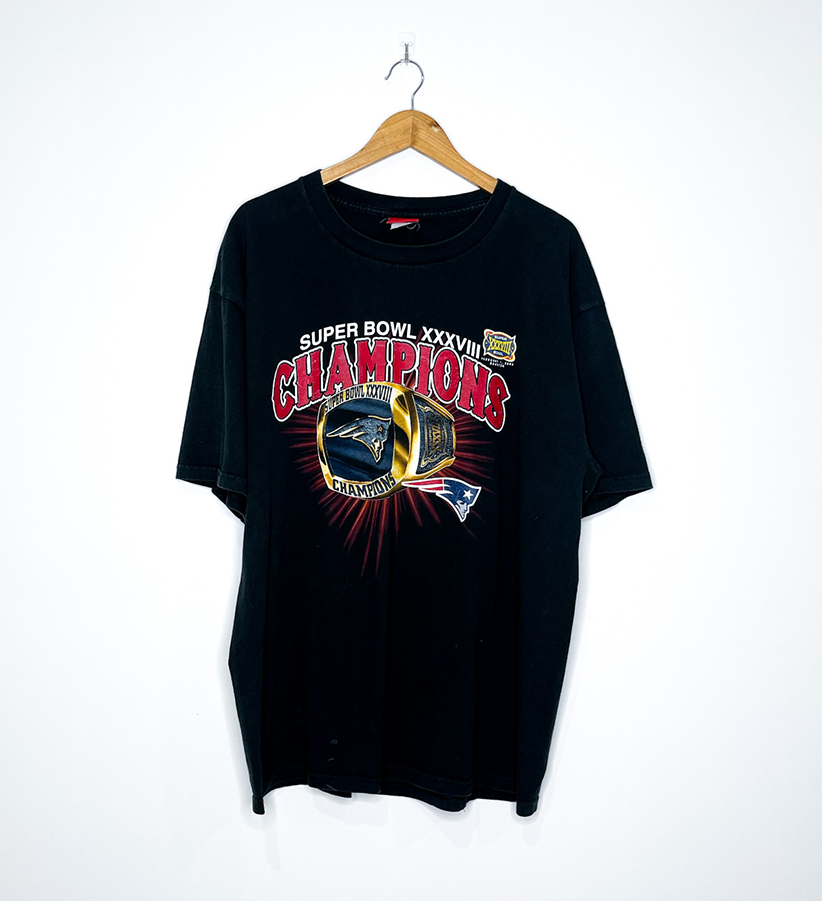 NEW ENGLAND PATRIOTS "Super Bowl XXXVIII Champions" VINTAGE RING TEE
