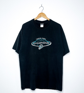 SAN ANTONIO SPURS EMBROIDERED VINTAGE TEE