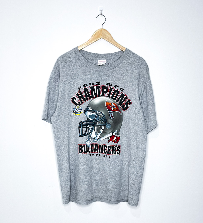 TAMPA BAY BUCCANEERS "2002 NFC Champions" VINTAGE HELMET TEE