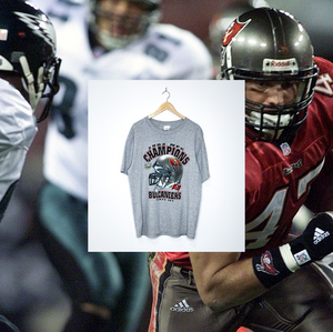 TAMPA BAY BUCCANEERS "2002 NFC Champions" VINTAGE HELMET TEE